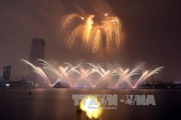 Bữa tiệc ánh sáng đầy bất ngờ trên bầu trời sông Hàn 